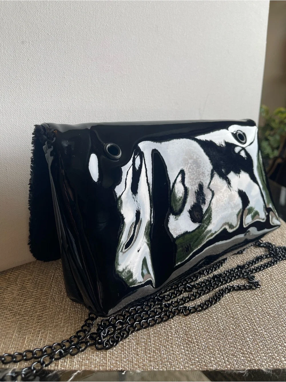 NEW CHANEL BEAUTE NOVELTY BAG BLACK FAUX PATENT LEATHER CLUTCH/WALLET ON CHAIN - Picture 9 of 17